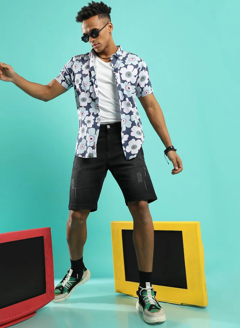 كامبوس سوترا Men's Black Distressed Effect Denim Shorts For Casual Wear | Dark-Wash | Regular Fit | Button Closure | Denim Shorts Crafted With Comfort Fit For Everyday Wear